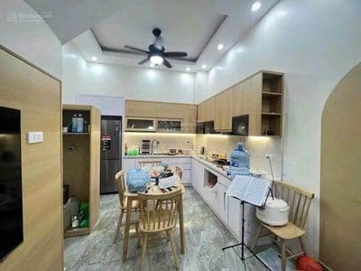 Nhà 42m2 gần ô tô, 7.2 tỷ, Doãn Kế Thiện