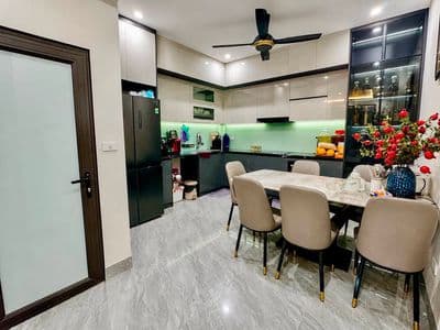Bán nhà 5 tầng gần ô tô, hồ điều hòa tại Chu Huy Mân, Phúc Đồng, Long