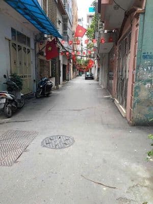 Cho thuê nhà ngõ 89 Lạc Long Quân, Cầu Giấy, 100m2, 3 tầng