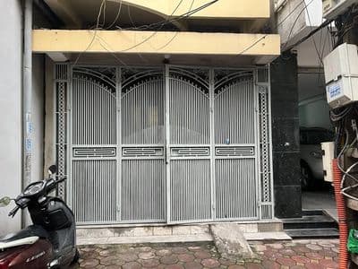 Cho thuê nhà mặt ngõ Yên Thế, Đống Đa, 100m2 x 4 tầng, 25tr/tháng