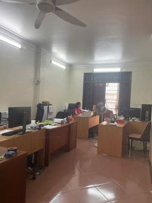 Cho thuê nhà 70m2 Hào Nam, đủ nội thất, ô tô đỗ cửa