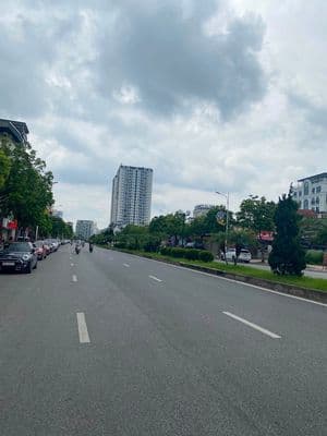 Bán nhà Nguyễn Văn Cừ, Long Biên, full nội thất, thang máy
