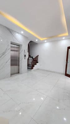 Nhà mới xây 6 tầng thang máy gần BV Đống Đa, 30m2, 10 tỷ