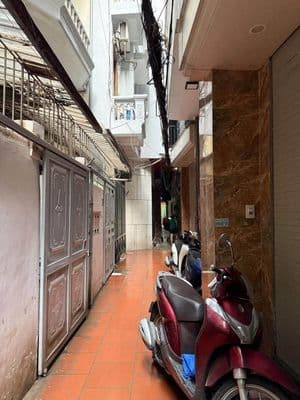 Bán nhà chung cư mini 7 tầng Đê La Thành, dòng tiền 60tr/tháng