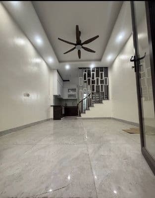 Bán nhà Đại La, 5 tầng, 3 ngủ, 6.X tỷ