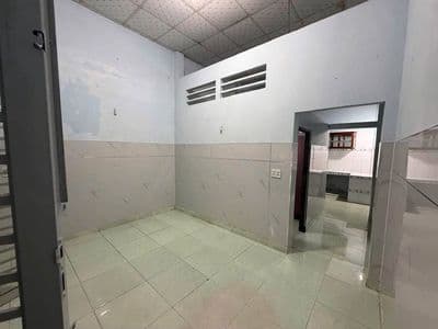 Cho thuê nhà Bình Chuẩn, gần chợ Phú Phong, 2 phòng, 4 triệu