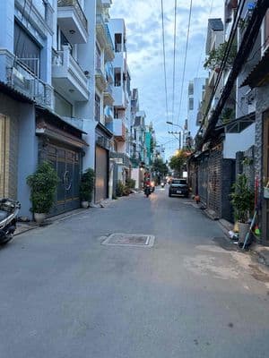 Tân Bình Hxh tránh 50m2 nhà 2tầng còn mới sạch sẽ mua vào ở ngay