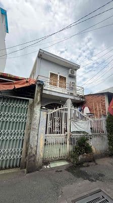 Nhà trệt + lửng đường 120 cạnh suối tiên
