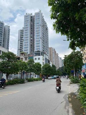 cần bán căn 3PN chung cư 57 Vũ Trọng Phụng, gần trường chợ, giá dtu