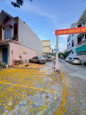 Cho thuê lô góc 2 mặt tiền- sát biển nguyễn tất thành