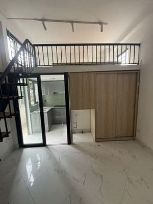 CCMN MỚI. Đủ đồ, Máy giặt riêng, Bếp tách riêng. Gần Bách Kinh Xây