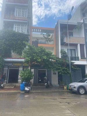 Nhà 3 lầu gần ngã tư 550