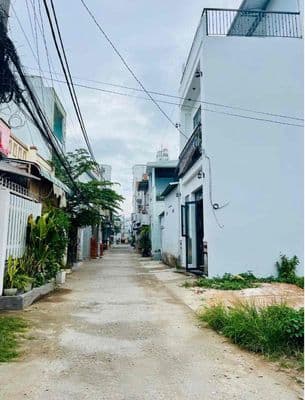 Cho thuê nhà trệt rộng có 2 p ngủ 2wc lộ 4m gần trường cđ cần thơ