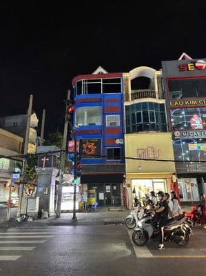 Góc 2mt nguyễn gia trí bình thạnh – vị trí đẹp, kinh doanh sầm uất