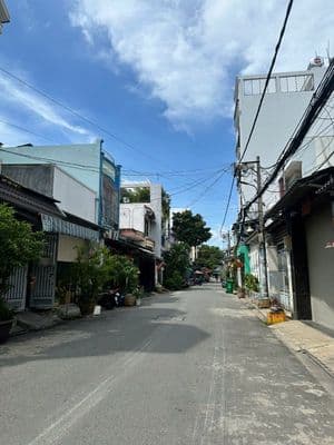 Bán đất lê văn quới -4mx21m-82m2- hẻm 8m thông -1 sẹc -khu cao tầng