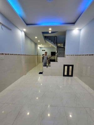 Nhà 373/ Lý Thường Kiệt P8 Tân Bình, 4.2x12m, 2 tầng BTCT giá 5.5 tỷ