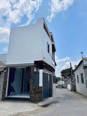bán nhà lầu phường tân vạn sổ riêng thổ cư 100% đường xe hơi thông
