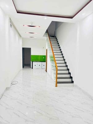 Cho thuê nhà 3 tầng gần nguyễn công trứ