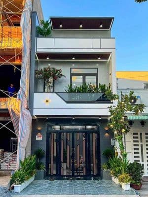 Nhà trệt lầu hiện đại Full Nội thất đoạn ngoai kdc Hồng Loan gần bến x