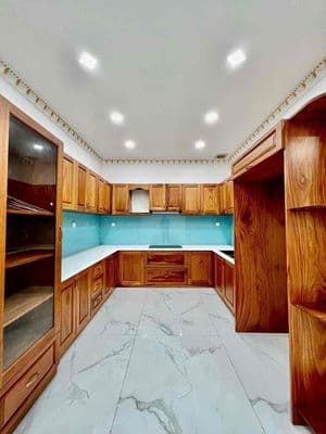 Cho Thuê Nguyên Căn Biệt Thự DT 7x20 1Trệt 1Lầu 3Pn 4Wc Sân Đậu Ôtô
