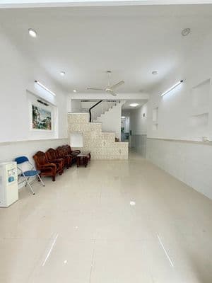 Nhà trệt lầu 3PN full nội thất hẻm đường Trần Hoàng Na chỉ 10 triệu