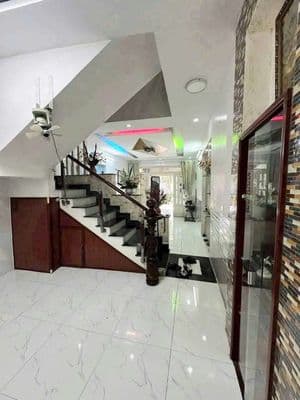 Cho thuê nhà 2 tầng mới đẹp - lâm thị hố, tân chánh hiệp - hẻm xe tải