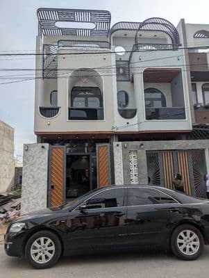 nhà mới đẹp nội thất cao cấp, sổ hồng riêng, đường nhựa thông thoáng