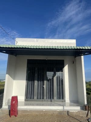 Cho thuê nhà mới xây –mặt tiền đường liên phường trung tâm xã nhơn an