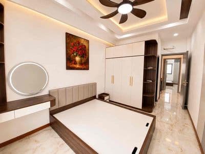 Hxh cách mạng tháng 8, quận 10 - 44m2 - 5 tầng - nhà xây mới
