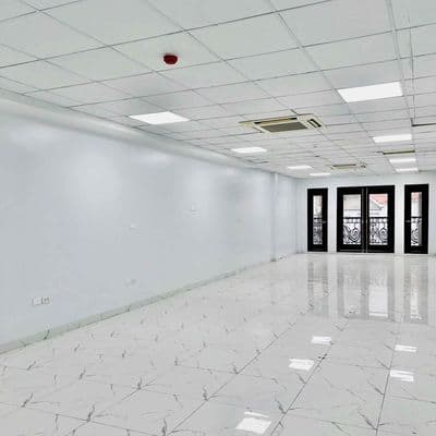 Cho thuê toà văn phòng mới tinh phố nguyễn hoàng