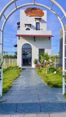 Cho thuê nhà 2 tầng sân vườn: đường đồng khoa - kề công viên
