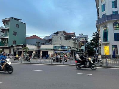 Cho thuê góc 2 mt dương quảng hàm