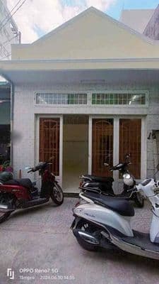 cho thuê nhà gần chợ nhỏ lã xuân oai 2PN 2WC giá 7,5tr