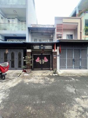 Bán nhà mặt tiền hẻm Chợ Lớn đối diện công viên Kdc Bình Phú 1