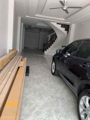 Cho thuê nhà MTKD đường số 7 DT 5x20 XD 4 tấm , 6pn . Giá 40tr