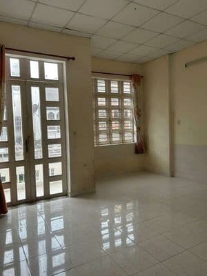 nhà cho thuê xe hoi ngủ trong sân P 12 Gò vấp