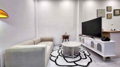 Cho thuê nguyên căn nhà thạch bàn - ô tô đỗ gần - 3ngủ, đủ nội thất