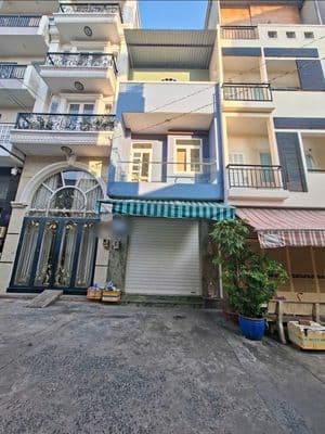 Nhà hẻm xe hơi Lạc Long Quân, 2 lầu, 3PN 3wc 4x18 nở hậu