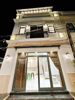 Cho thuê nhà trệt lầu + sân thượng có nội thất hẻm liên tổ 9-10