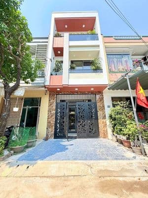 Nhà 3 tầng mới đẹp: dương đức hiền - 4 phòng ngủ - đủ nội thất