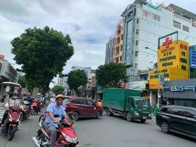 Cho thuê mt thành thái q10 dt 5x20m ngay bv 115