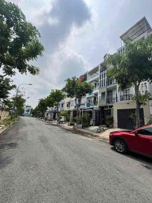 Cho Thuê Nhà Đẹp 4x20m, 4Tầng KDC Tân Quy Đông kế LotteMark Q.7