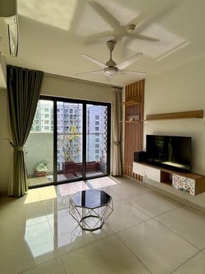 Cho thuê căn hộ Emerald : 3pn,2wc , 104m2, full nội thất , giá 18tr