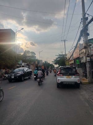 Cho thuê nhà mt khu dân cư hiệp thành 5mx18m4 tầng .vỉa hè 10m 24tr