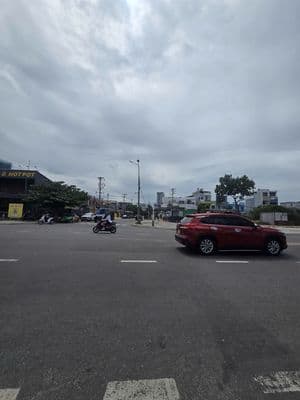 Cho thuê 1900m2 đất 3 mặt tiền phạm văn đồng giá 330tr-lh o796.6̲4̲6̲.6͙3͙6
