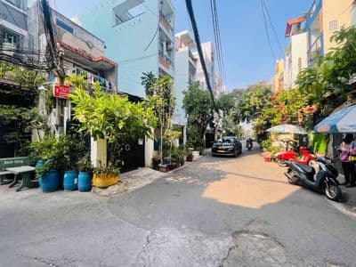 Gần sân bay sát mặt tiền – hơn 70m² – 3 tầng – 4pn– chỉ hơn 6 tỷ