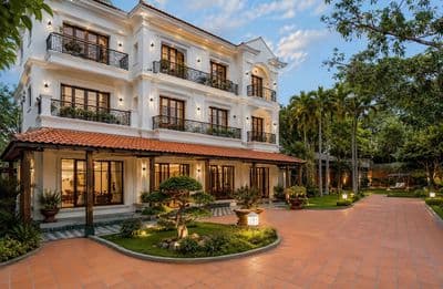 Villa xuân thủy - thảo điền + 15x25m + nhà hàng sân vườn, bistro, café