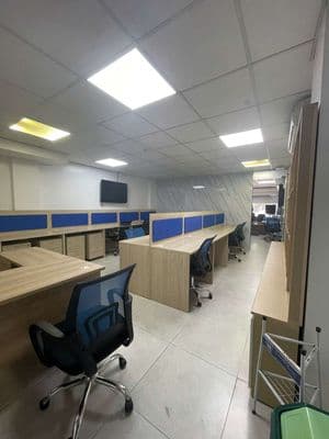 Văn phòng tầng trệt giá siêu ưu đãi