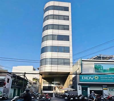 Tòa nhà lê quang định 6m x 20m hầm trệt 5 lầu thang máy