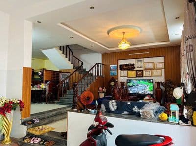 Bán nhà 2 tầng Mặt tiền đường 7m5 Cẩm Bắc 2 - gara ô tô trong sân